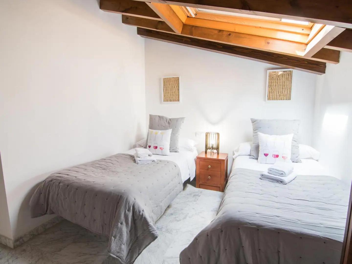 Tuguest Atico Gracia Apartment Гранада Екстериор снимка